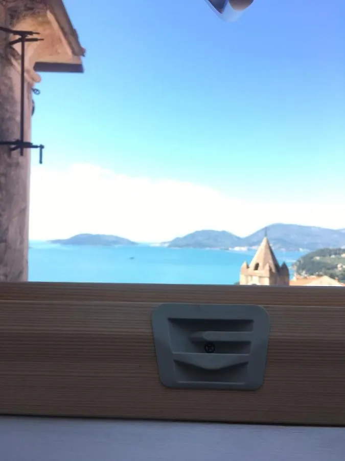 Affittacamere Da Marcello Lerici Guest house