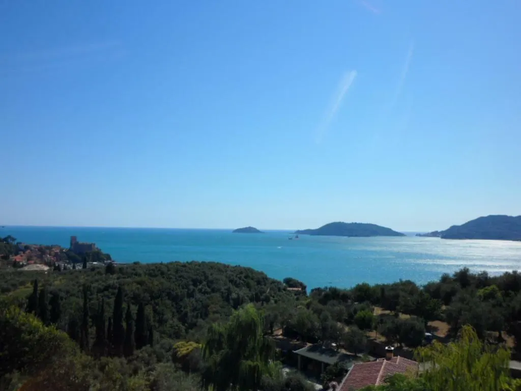 Affittacamere Da Marcello Lerici Guest house