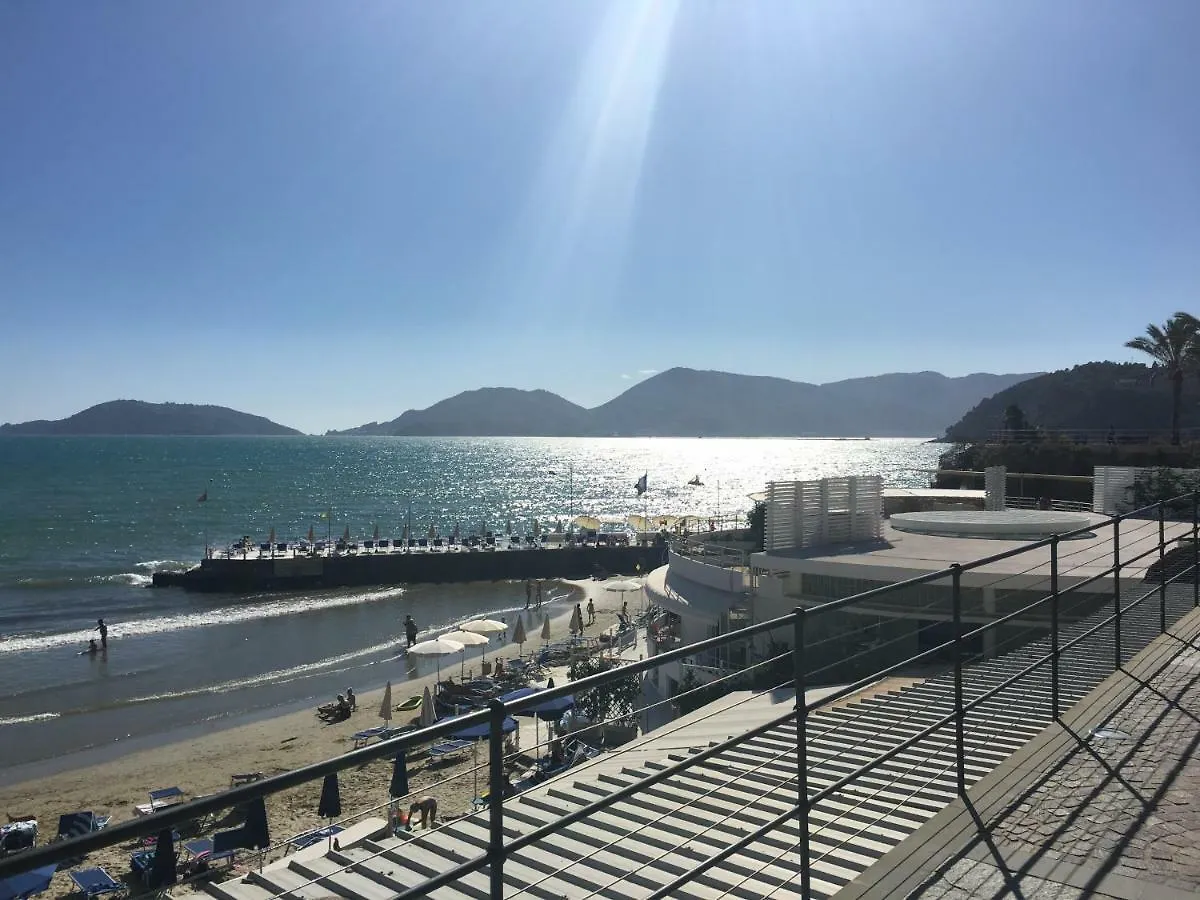 Affittacamere Da Marcello Lerici Guest house